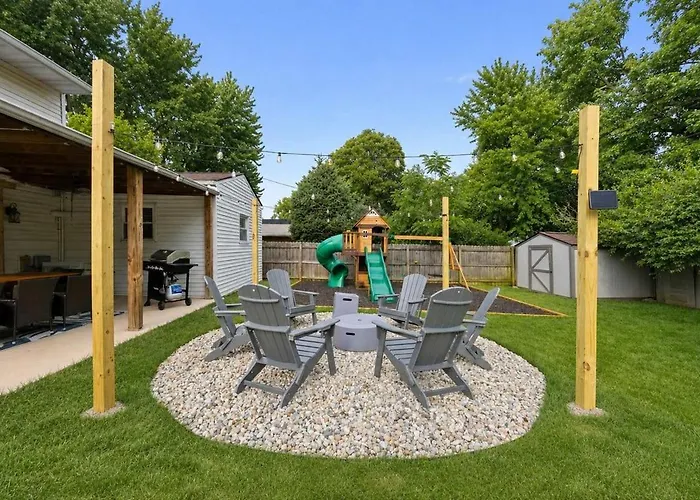 Сasa de vacaciones Pool-hottub-gameroom-firepit-gym-sauna-playground