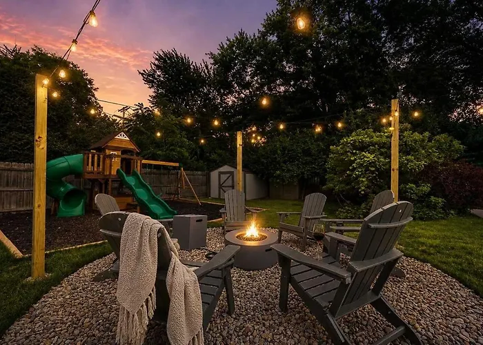 Сasa de vacaciones Pool-hottub-gameroom-firepit-gym-sauna-playground