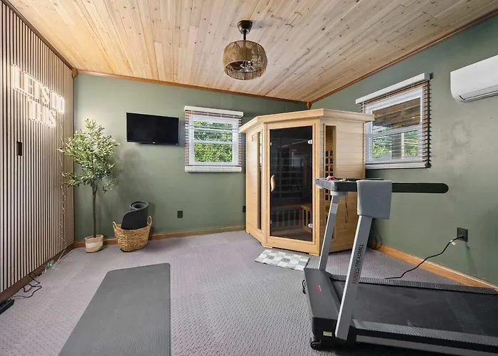 Pool-hottub-gameroom-firepit-gym-sauna-playground Сasa de vacaciones Columbus