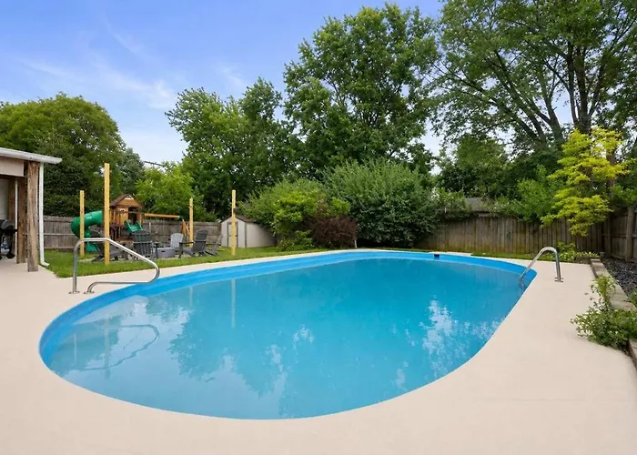 Сasa de vacaciones Pool-hottub-gameroom-firepit-gym-sauna-playground *
