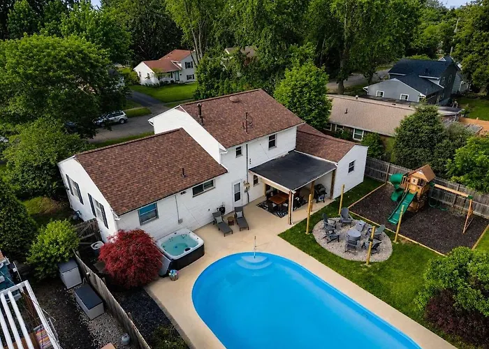 Pool-hottub-gameroom-firepit-gym-sauna-playground Сasa de vacaciones