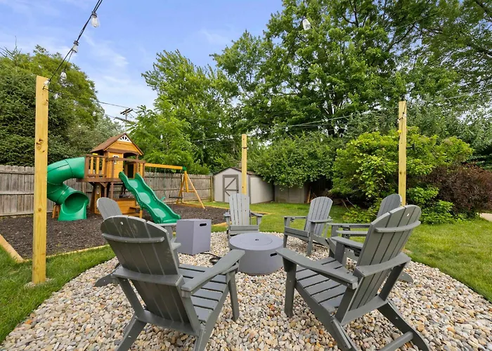 Pool-hottub-gameroom-firepit-gym-sauna-playground Holiday home Columbus